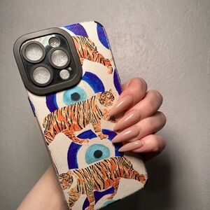 Stylish Tiger Print iPhone Case - Multicolor
